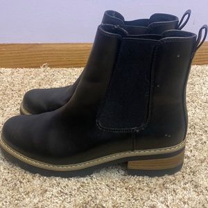 Universal Thread booties